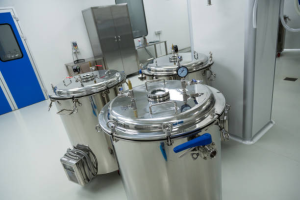 La magia de la homogeneización: donde cada gota cuenta. Nuestros homogeneizadores en Grupo Acura aseguran uniformidad en cada paso, creando medicamentos de calidad superior.