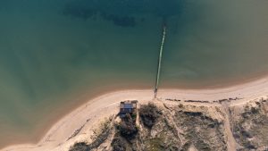 Métodos avanzados de limpieza y descontaminación de Grupo Acura, restaurando la biodiversidad en costas afectadas por derrames de hidrocarburos.